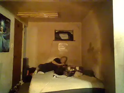 Snapshot of Nightshade7712 chatting on March 19, 2025, 12:48 am Nightshade7712 online show from March 19, 2025, 12:48 am