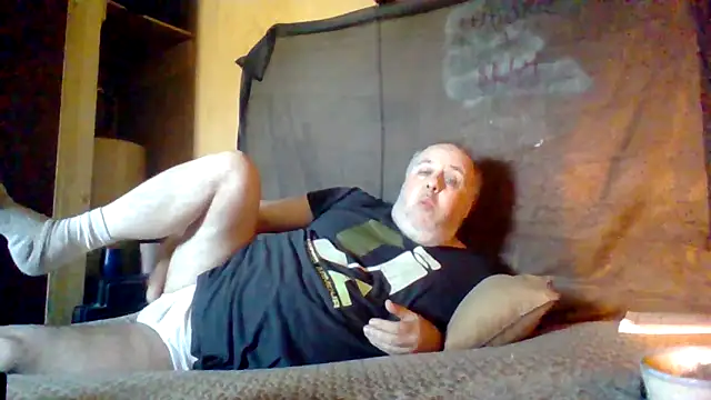 Snapshot of Nightshade7712 chatting on October 16, 2025, 5:54 pm Nightshade7712 online show from October 16, 2025, 5:54 pm