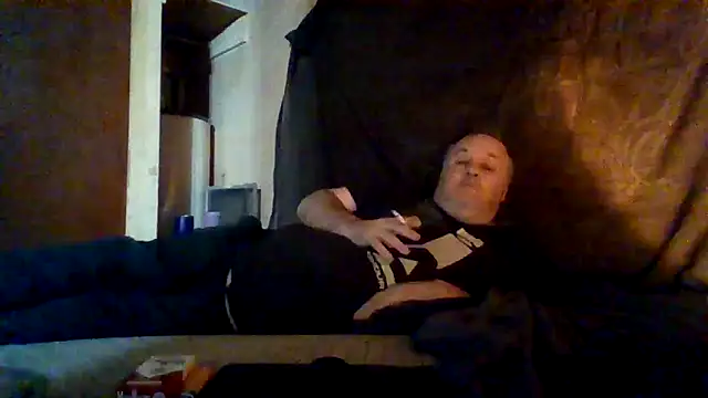 Nightshade7712 online show from December 16, 2025, 9:52 pm