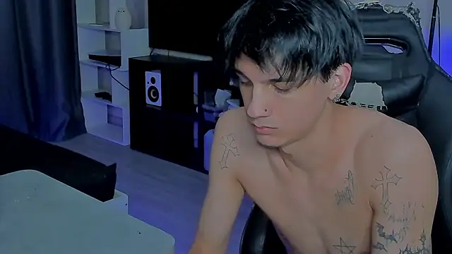 MarkBrowniii online show from December 15, 2025, 8:47 pm