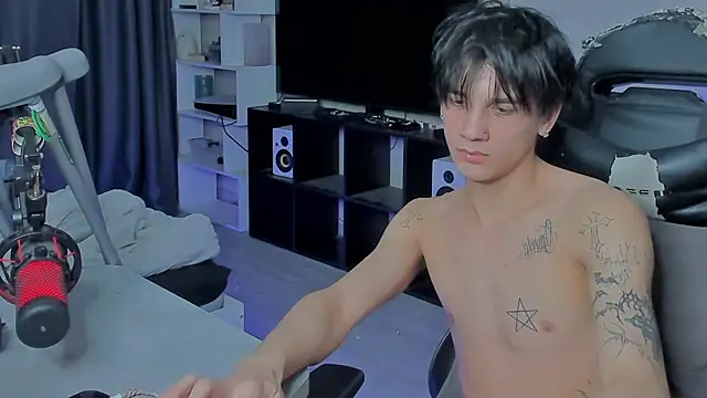 MarkBrowniii online show from October 3, 2025, 9:49 pm