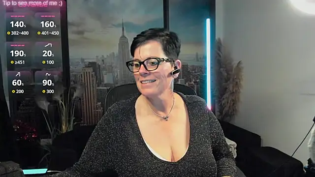 Snapshot of ninarandmann chatting on September 17, 2025, 5:48 pm ninarandmann online show from September 17, 2025, 5:48 pm