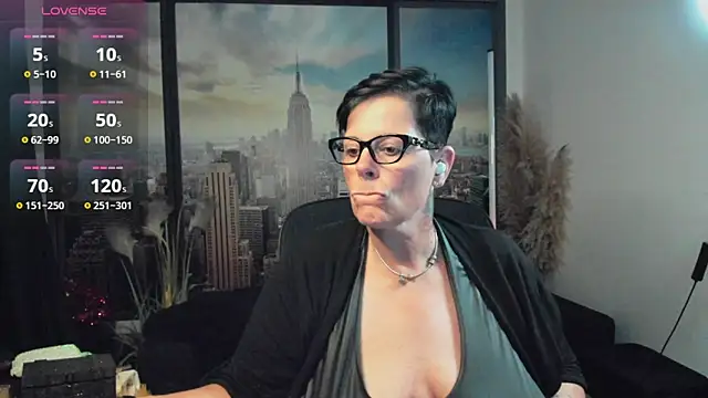 Snapshot of ninarandmann chatting on September 21, 2025, 4:34 pm ninarandmann online show from September 21, 2025, 4:34 pm