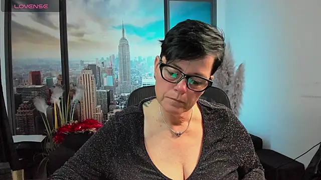 Snapshot of ninarandmann chatting on October 16, 2025, 4:15 pm ninarandmann online show from October 16, 2025, 4:15 pm