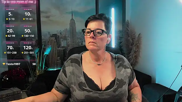 Snapshot of ninarandmann chatting on October 5, 2025, 4:31 pm ninarandmann online show from October 5, 2025, 4:31 pm