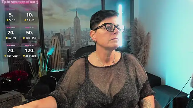 Snapshot of ninarandmann chatting on October 1, 2025, 4:33 pm ninarandmann online show from October 1, 2025, 4:33 pm