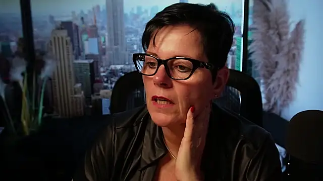 ninarandmann online show from November 6, 2025, 4:44 pm