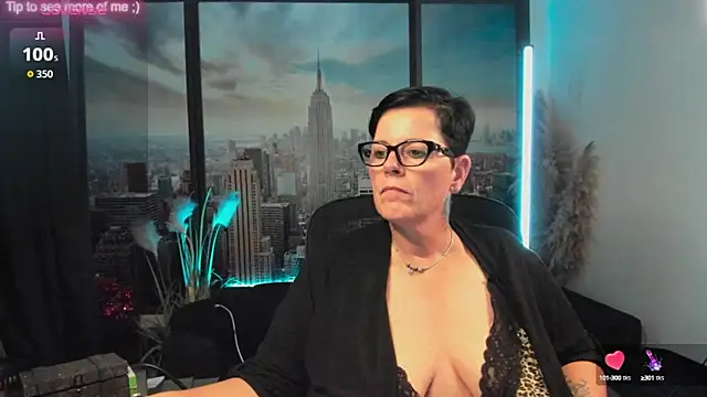 Snapshot of ninarandmann chatting on September 27, 2025, 4:35 pm ninarandmann online show from September 27, 2025, 4:35 pm