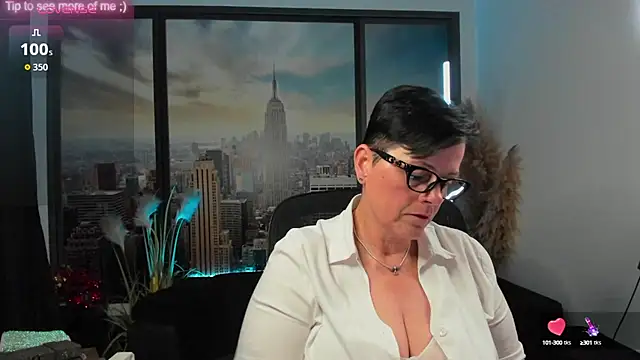 Snapshot of ninarandmann chatting on September 18, 2025, 5:27 pm ninarandmann online show from September 18, 2025, 5:27 pm