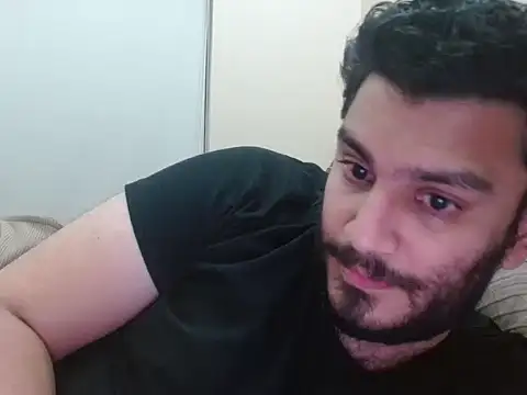 Snapshot of robintoit chatting on October 4, 2025, 7:37 pm robintoit online show from October 4, 2025, 7:37 pm