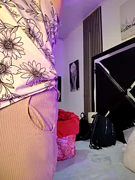 Snapshot of Natasha_milf__ chatting on October 8, 2025, 12:50 pm Natasha milf online show from October 8, 2025, 12:50 pm