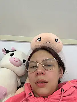 Snapshot of Bonniepark chatting on January 7, 2026, 4:06 am Bonniepark online show from January 7, 2026, 4:06 am