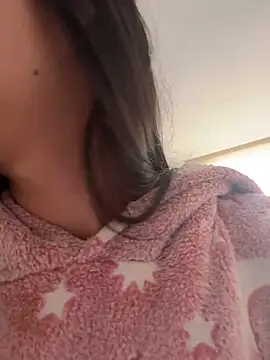 Snapshot of Bonniepark chatting on November 30, 2025, 1:01 pm Bonniepark online show from November 30, 2025, 1:01 pm