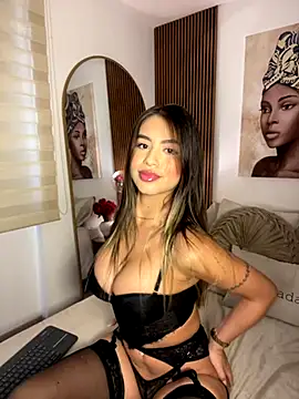 Snapshot of _laura_02 chatting on October 2, 2025, 3:15 pm laura 02 online show from October 2, 2025, 3:15 pm