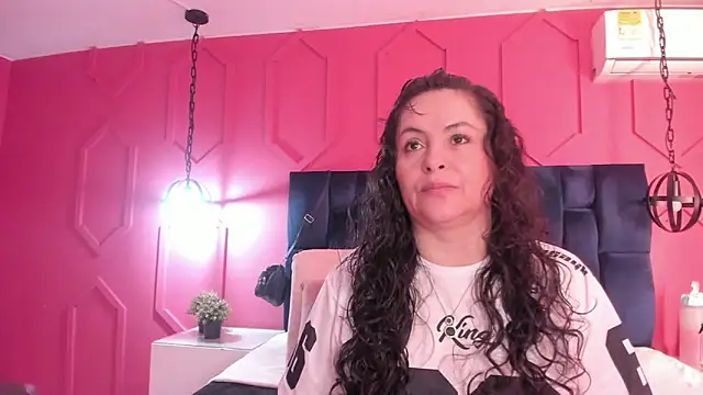 hanny milf online show from May 24, 2026, 11:32 am