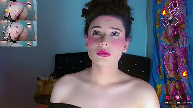 Snapshot of DoveCameron_ chatting on October 31, 2025, 9:22 pm DoveCameron  online show from October 31, 2025, 9:22 pm