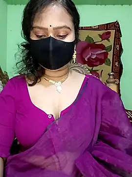 Idhika Paul online show from March 2, 2025, 6:46 pm