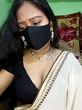 Idhika Paul online show from March 11, 2025, 5:13 am