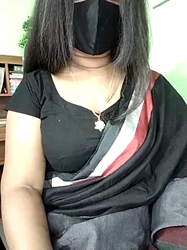 Idhika Paul online show from November 27, 2025, 7:03 pm