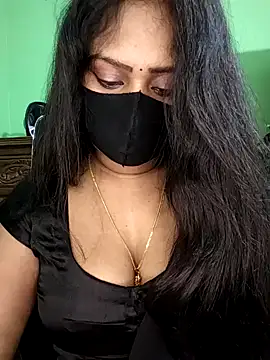 Idhika Paul online show from March 5, 2026, 11:54 pm