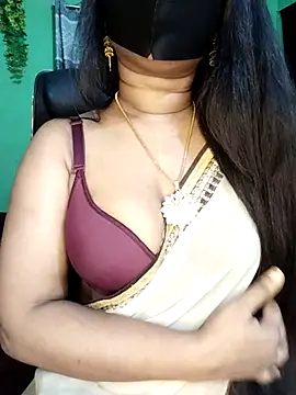 Snapshot of Idhika_Paul chatting on October 10, 2025, 5:25 pm Idhika Paul online show from October 10, 2025, 5:25 pm