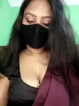 Idhika Paul online show from March 17, 2026, 11:41 pm