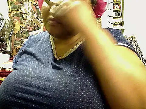 Snapshot of HOTSUGARX5 chatting on October 20, 2025, 12:06 pm HOTSUGARX5 online show from October 20, 2025, 12:06 pm