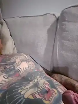 Snapshot of MaidenUK chatting on December 16, 2024, 12:27 pm MaidenUK online show from December 16, 2024, 12:27 pm