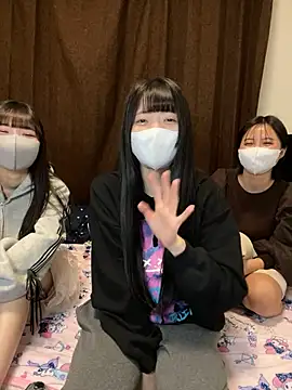 Snapshot of irohani_usagi chatting on December 4, 2025, 11:20 am irohani usagi online show from December 4, 2025, 11:20 am