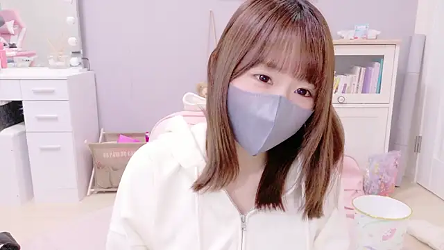 Snapshot of Yui-Ch chatting on March 5, 2025, 11:17 am Yui-Ch online show from March 5, 2025, 11:17 am