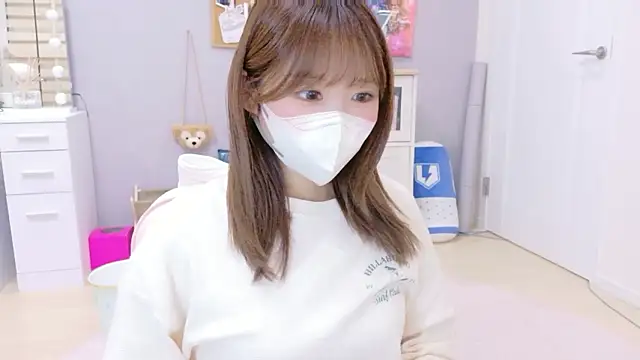 Snapshot of Yui-Ch chatting on October 6, 2025, 1:12 pm Yui-Ch online show from October 6, 2025, 1:12 pm