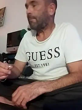 Snapshot of DJUX chatting on February 15, 2025, 5:51 am DJUX online show from February 15, 2025, 5:51 am