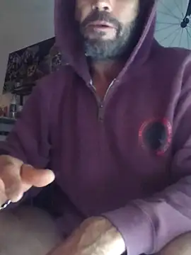 Snapshot of DJUX chatting on February 21, 2025, 1:00 pm DJUX online show from February 21, 2025, 1:00 pm