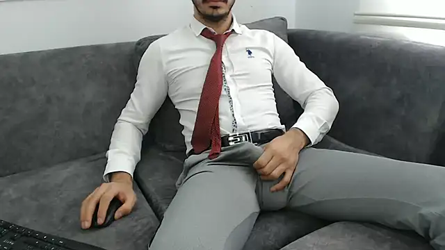Snapshot of Naughtb0y chatting on July 6, 2026, 10:44 am Naughtb0y online show from July 6, 2026, 10:44 am