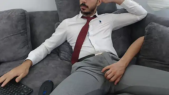 Snapshot of Naughtb0y chatting on September 17, 2025, 6:48 am Naughtb0y online show from September 17, 2025, 6:48 am