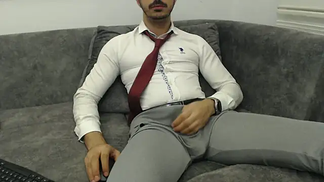 Naughtb0y online show from May 15, 2026, 9:46 pm