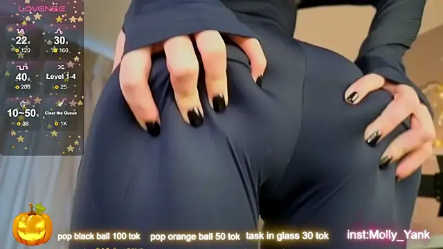 Snapshot of mollyyank chatting on October 31, 2025, 10:45 am mollyyank online show from October 31, 2025, 10:45 am