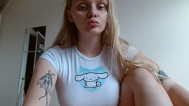 CherrysGotCakes online show from September 9, 2025, 4:38 pm