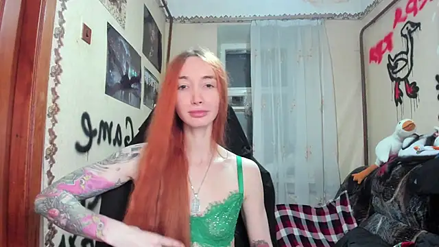 Roxy Silver online show from February 15, 2025, 1:21 am