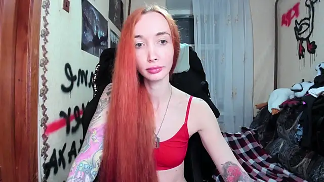 Snapshot of Roxy_Silver chatting on October 4, 2025, 9:05 pm Roxy Silver online show from October 4, 2025, 9:05 pm