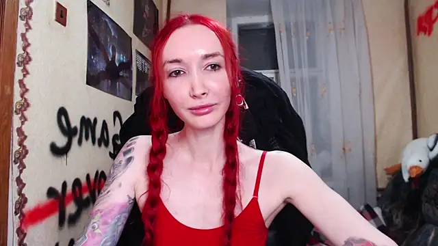 Roxy Silver online show from April 16, 2026, 9:39 pm