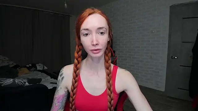 Roxy Silver online show from November 27, 2025, 4:51 pm