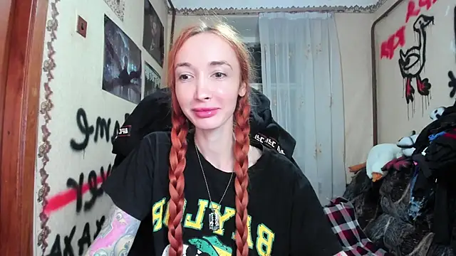 Snapshot of Roxy_Silver chatting on October 13, 2025, 4:52 pm Roxy Silver online show from October 13, 2025, 4:52 pm