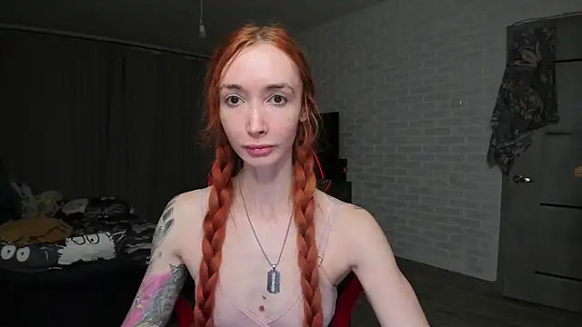 Snapshot of Roxy_Silver chatting on October 15, 2025, 8:06 pm Roxy Silver online show from October 15, 2025, 8:06 pm