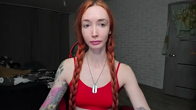 Snapshot of Roxy_Silver chatting on October 7, 2025, 2:51 pm Roxy Silver online show from October 7, 2025, 2:51 pm