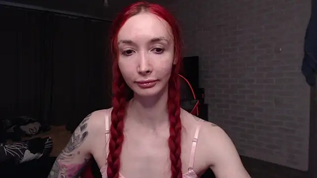 Roxy Silver online show from May 16, 2026, 1:37 am