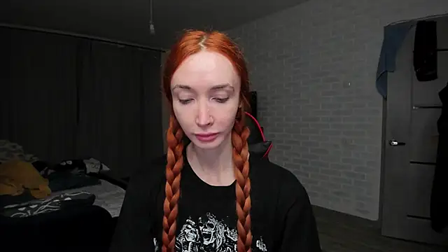 Roxy Silver online show from November 24, 2025, 8:53 pm