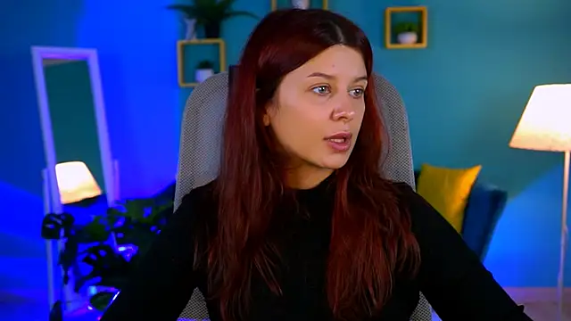 NicoleMun online show from October 28, 2025, 12:26 pm