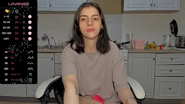 broosnica1 online show from February 15, 2025, 2:22 pm