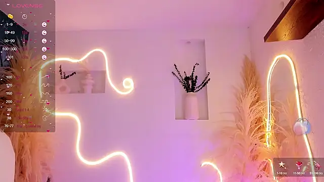 Snapshot of ViolettaHotLatin_ chatting on March 3, 2025, 6:03 pm ViolettaHotLatin  online show from March 3, 2025, 6:03 pm